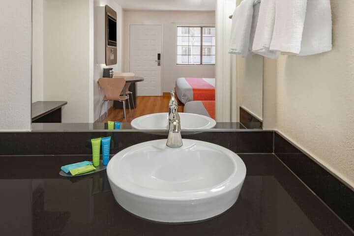 Room 15 of 28